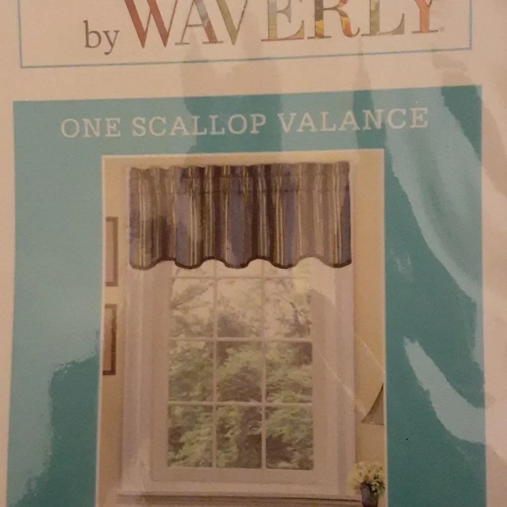 Waverly nip valance